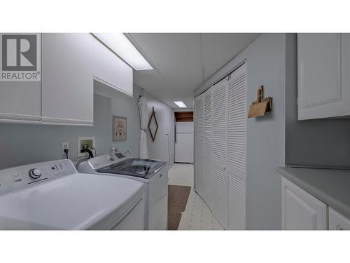 1613 Sparton Drive, Penticton, BC - Indoor Photo Showing Laundry Room
