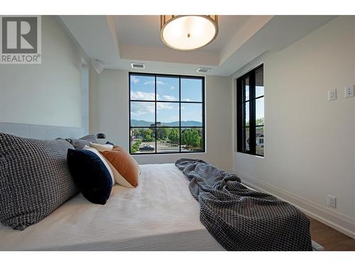 450 Groves Avenue Unit# 404, Kelowna, BC - Indoor Photo Showing Bedroom