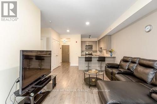 2110 - 481 Rupert Avenue, Whitchurch-Stouffville, ON - Indoor Photo Showing Living Room