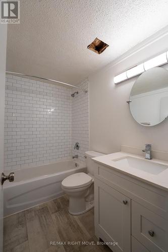 16 West Street S, Orillia, ON - Indoor Photo Showing Bathroom