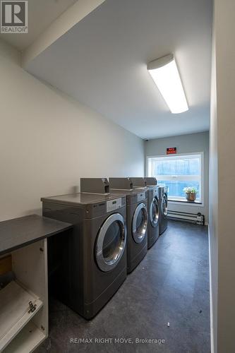 16 West Street S, Orillia, ON - Indoor Photo Showing Laundry Room