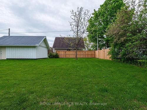 37 Wellington St E, Clearview, ON - Outdoor