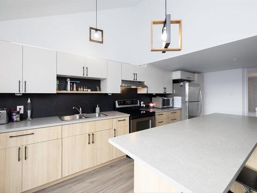 Kitchen - 168 Ch. Du Fleuve, Coteau-Du-Lac, QC - Indoor Photo Showing Kitchen With Double Sink