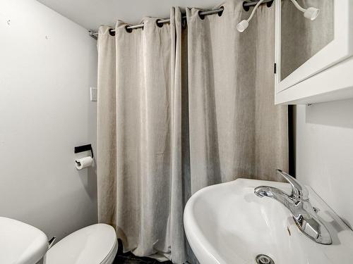 Powder room - 10671  - 10673 Rue D'Iberville, Montréal (Ahuntsic-Cartierville), QC - Indoor Photo Showing Bathroom