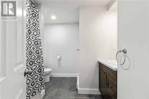 124 Waverley, Moncton, NB - Indoor Photo Showing Bathroom