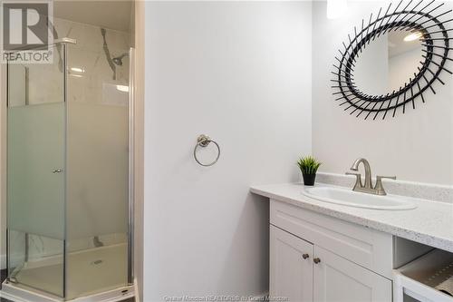 124 Waverley, Moncton, NB - Indoor Photo Showing Bathroom