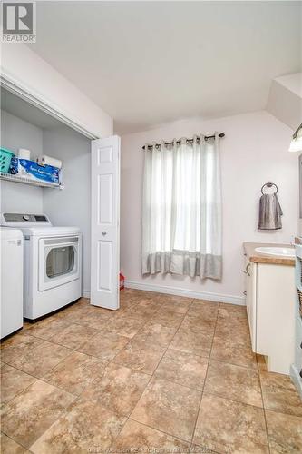 37 Cabernet Crt, Dieppe, NB - Indoor Photo Showing Laundry Room