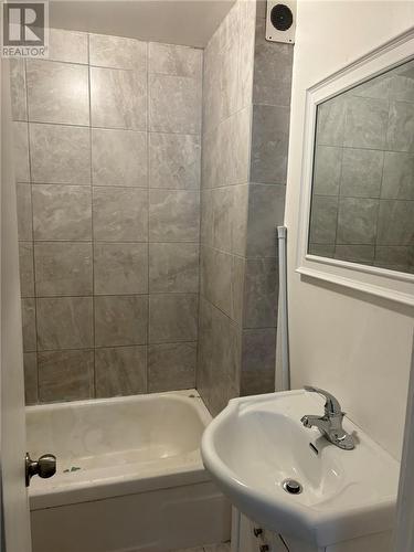 12 Glover Avenue, Sudbury, ON - Indoor Photo Showing Bathroom