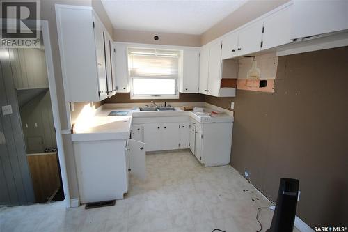 806 Houghton Street, Indian Head, SK - Indoor Photo Showing Laundry Room
