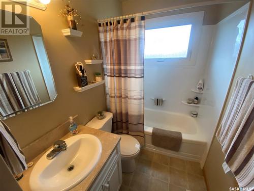 178 Franklin Drive, Yorkton, SK - Indoor Photo Showing Bathroom
