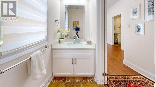 Powder Room - 16 - 519 Riverside Drive, London, ON - Indoor Photo Showing Bathroom