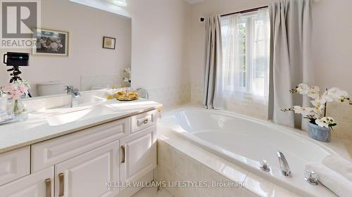 Ensuite Primary Bedroom - 16 - 519 Riverside Drive, London, ON - Indoor Photo Showing Bathroom