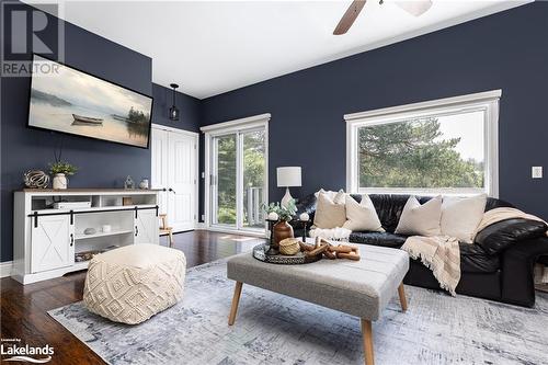 7 Dawsonwood Drive, Bracebridge, ON - Indoor Photo Showing Living Room