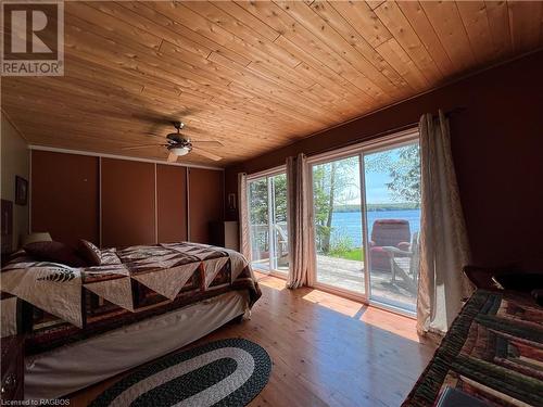 Primary Bedroom - 270 Barney'S Boulevard, Northern Bruce Peninsula, ON - Indoor Photo Showing Bedroom