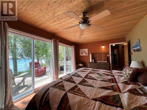 Primary Bedroom - 270 Barney'S Boulevard, Northern Bruce Peninsula, ON - Indoor Photo Showing Bedroom