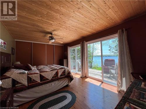 Primary Bedroom - 270 Barney'S Boulevard, Northern Bruce Peninsula, ON - Indoor Photo Showing Bedroom