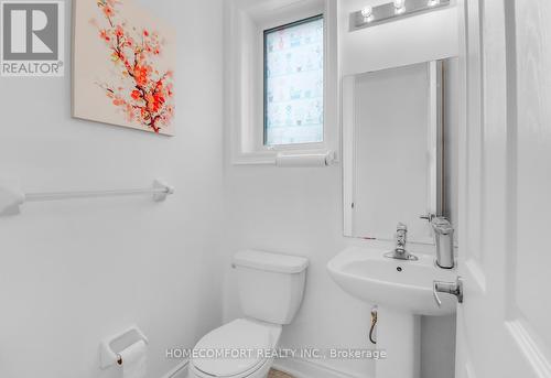 52 Michaelis Street, New Tecumseth, ON - Indoor Photo Showing Bathroom