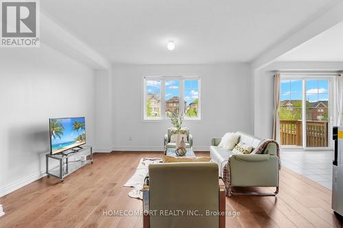 52 Michaelis Street, New Tecumseth, ON - Indoor Photo Showing Living Room