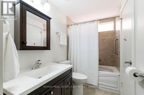 390 Satok Crescent, Milton, ON - Indoor Photo Showing Bathroom