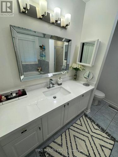 4868 Marble Arch Mews, Mississauga, ON - Indoor Photo Showing Bathroom