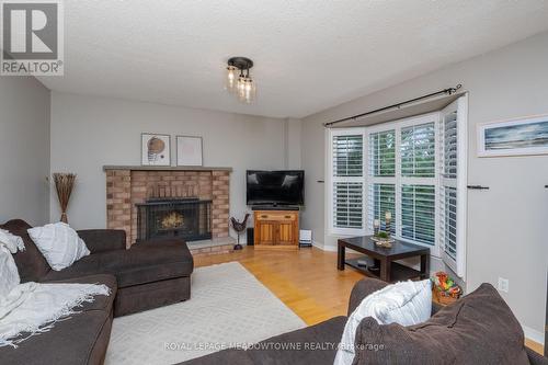 28 Gardiner Drive, Halton Hills, ON - Indoor Photo Showing Living Room With Fireplace