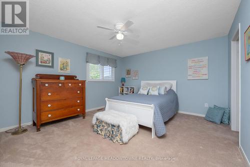 28 Gardiner Drive, Halton Hills, ON - Indoor Photo Showing Bedroom