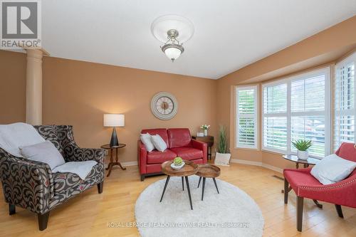 28 Gardiner Drive, Halton Hills, ON - Indoor Photo Showing Living Room