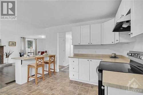 2980 Roger Stevens Drive, Ottawa, ON - Indoor Photo Showing Kitchen
