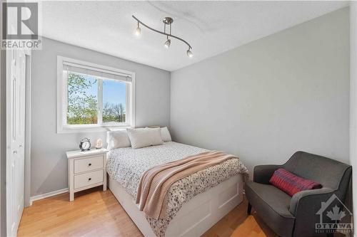 32 Mcdermot Court, Kanata, ON - Indoor Photo Showing Bedroom