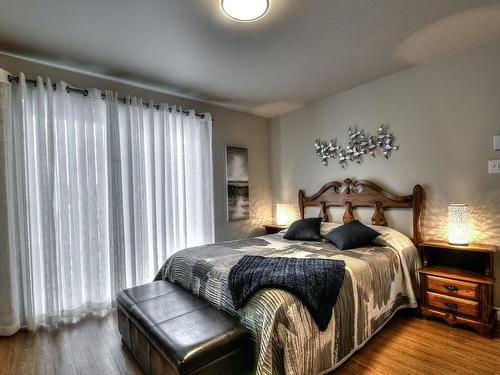 Chambre Ã  coucher principale - 202-72 Rue De L'Aqueduc, Varennes, QC - Indoor Photo Showing Bedroom