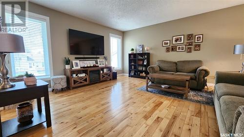 1239 Devonshire Drive, Regina, SK - Indoor Photo Showing Living Room