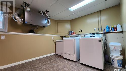 1239 Devonshire Drive, Regina, SK - Indoor Photo Showing Laundry Room