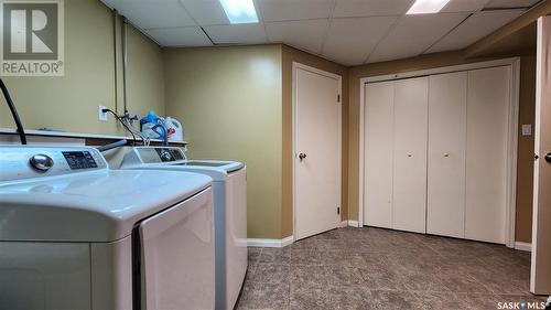1239 Devonshire Drive, Regina, SK - Indoor Photo Showing Laundry Room