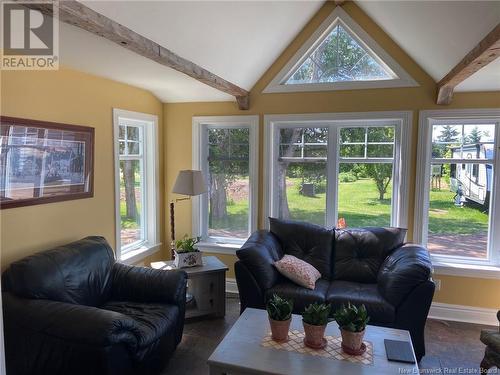 2402 Route 885, Havelock, NB - Indoor Photo Showing Living Room