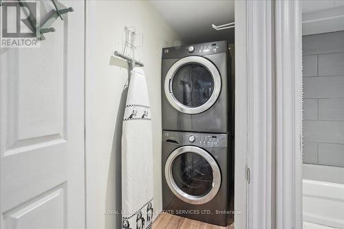 59 Birchcliffe Crescent, Hamilton, ON - Indoor Photo Showing Laundry Room
