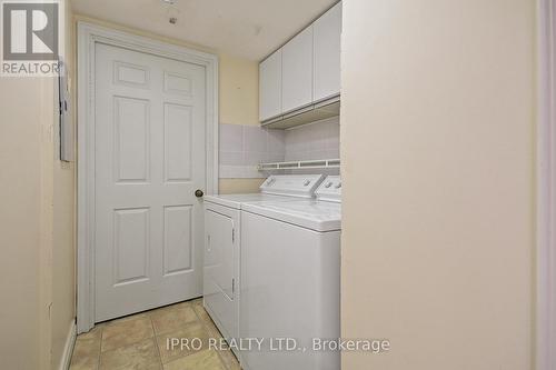 501 - 164 Cumberland Street, Toronto, ON - Indoor Photo Showing Laundry Room
