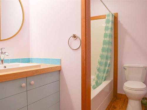 339 Maudie Miller Dr, Gabriola Island, BC - Indoor Photo Showing Bathroom