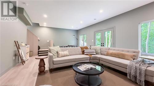 419 Mechanics Avenue, Kincardine, ON - Indoor Photo Showing Living Room