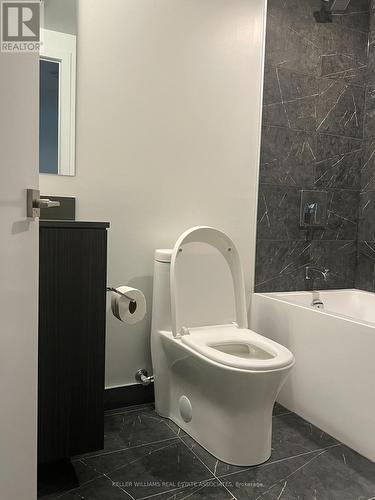 709 - 82 Dalhousie Street, Toronto, ON - Indoor Photo Showing Bathroom