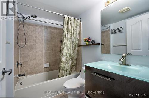 109 - 5225 Finch Avenue E, Toronto E07, ON - Indoor Photo Showing Bathroom