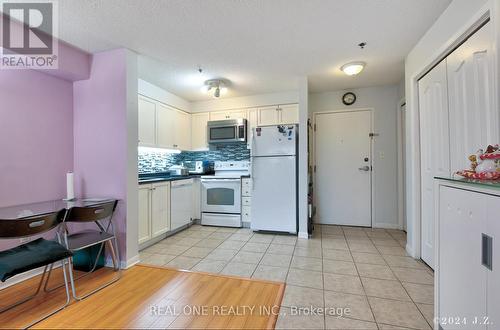 109 - 5225 Finch Avenue E, Toronto (Agincourt North), ON - Indoor Photo Showing Kitchen