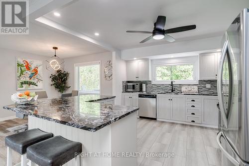 41 Janlisda Drive, Kawartha Lakes, ON - Indoor Photo Showing Kitchen With Upgraded Kitchen