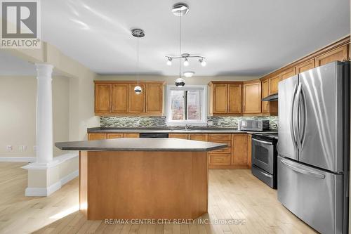 2102 Blackwater Road, London, ON - Indoor Photo Showing Kitchen