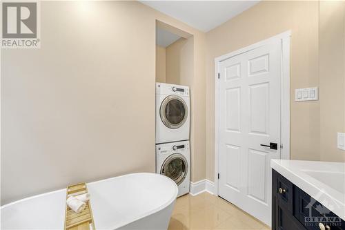 490 Parkdale Avenue, Ottawa, ON - Indoor Photo Showing Laundry Room