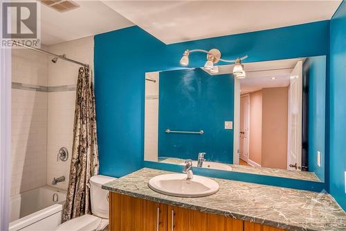 2824 Goodstown Road, Richmond, ON - Indoor Photo Showing Bathroom