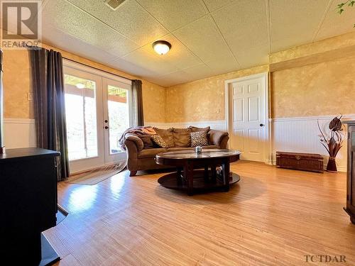 177 Koivu Trl, Timmins, ON - Indoor Photo Showing Living Room