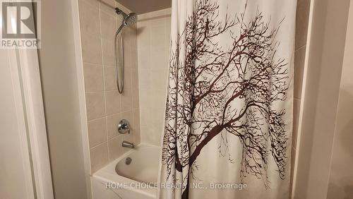 225 - 525 Wilson Avenue, Toronto, ON - Indoor Photo Showing Bathroom