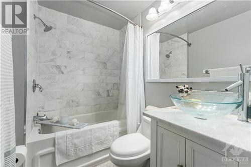 155 Glynn Avenue, Ottawa, ON - Indoor Photo Showing Bathroom