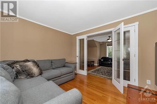 21 Pilon Street, Embrun, ON - Indoor Photo Showing Living Room