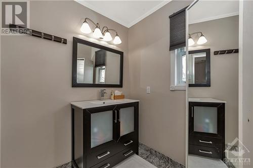 21 Pilon Street, Embrun, ON - Indoor Photo Showing Bathroom